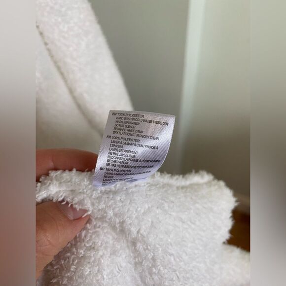 White Spa Luxurious Robe by Flying Point - Picture 7 of 7